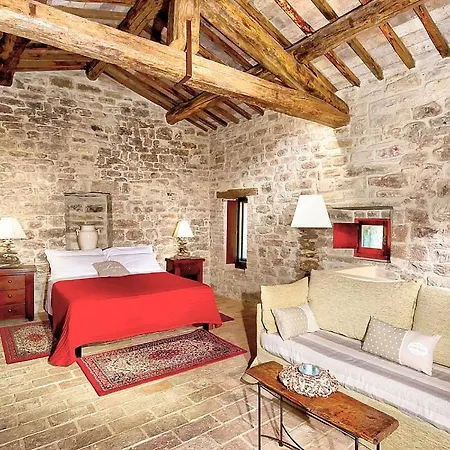 In Sleeps 4 Includes Swimming Pool 6 Galera