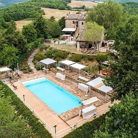 In Sleeps 4 Includes Swimming Pool 6 *