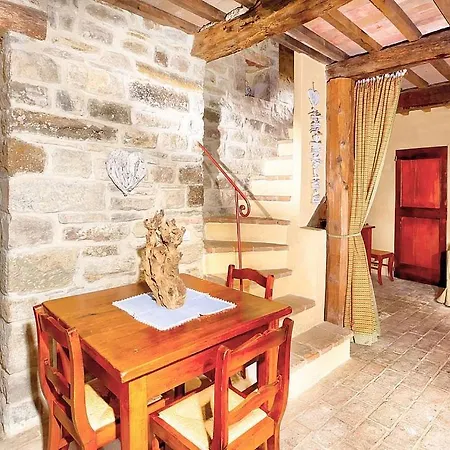 In Sleeps 4 Includes Swimming Pool 6 *