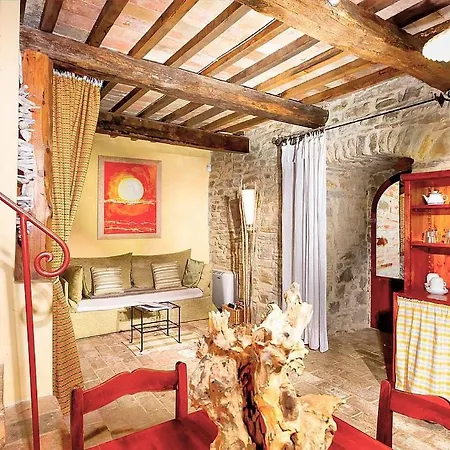 In Sleeps 4 Includes Swimming Pool 6 *